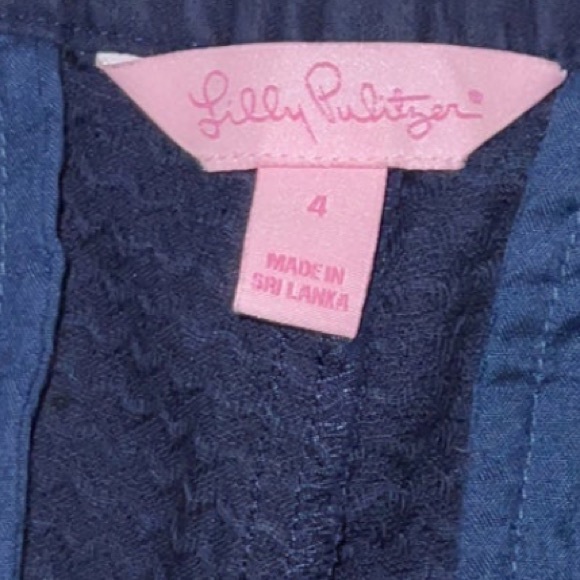 Lilly Pulitzer Adie Shorts size 4 excellent condition blue 

True Navy Dark Blue - Picture 9 of 11